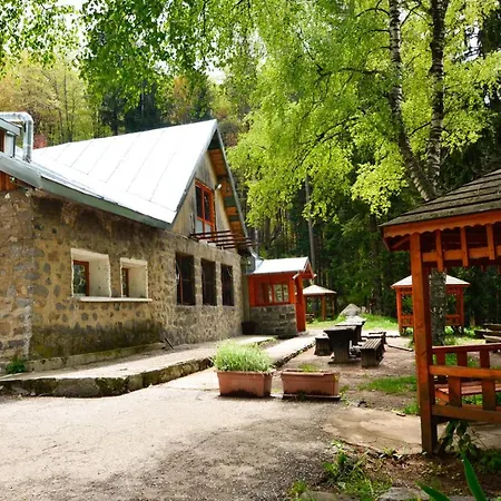 Lodge Hut Planinets *